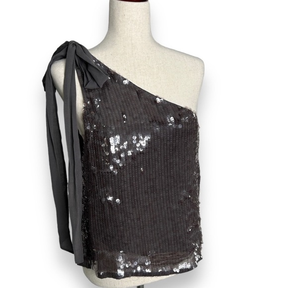 NWT Alice + Olivia Sequined Asymmetric One Shoulder Sequin Top Sz L - Picture 2 of 7